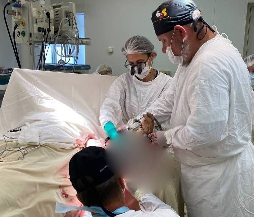 Травматологи-ортопеды больницы имени Н.В. Соловьева провели сложнейшую операцию